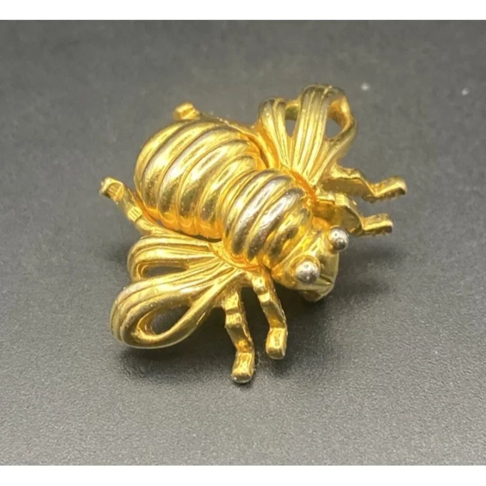 Vintage Signed Joan Rivers "Started it All" Gold Tone Bee Pin Brooch Unisex - Picture 2 of 9